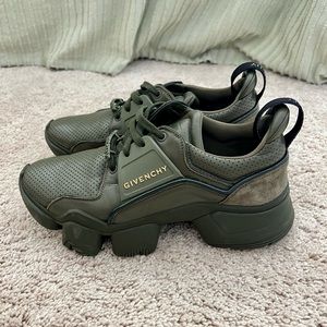 Givenchy Green Jaw Sneaker size 41. Great Condition!